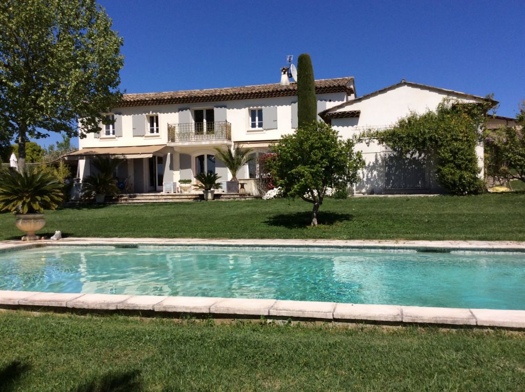 3 bed House - Villa For Sale in Cannes area, 